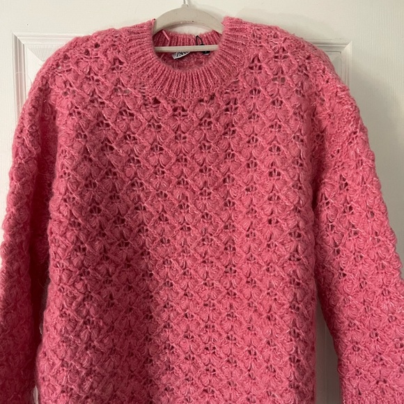 never worn, tags on zara pink knit sweater💗 - Picture 3 of 5